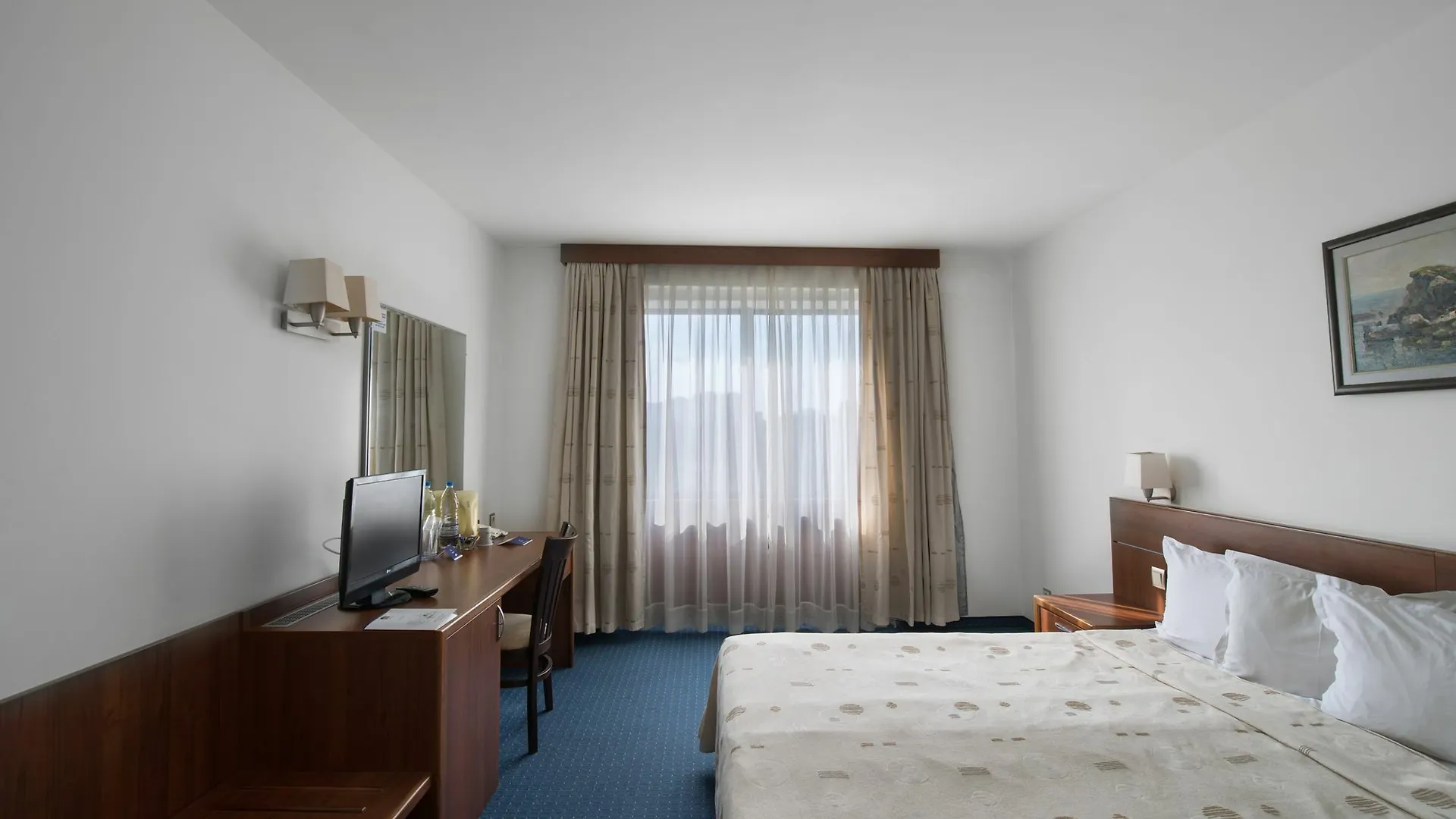 Amiral Hotel Βάρνα 4*,